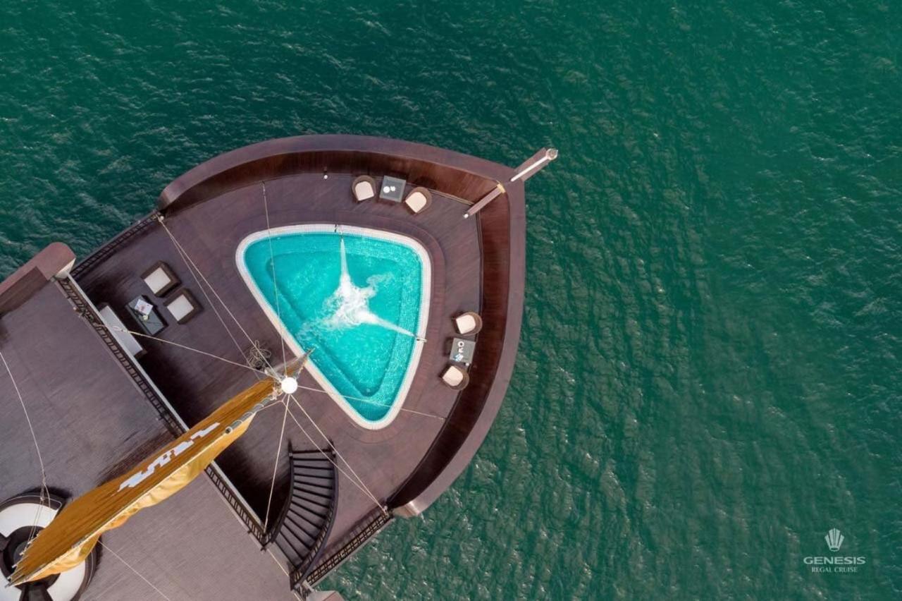 Hotel Genesis Luxury Regal Cruises Ha Long Exterior foto