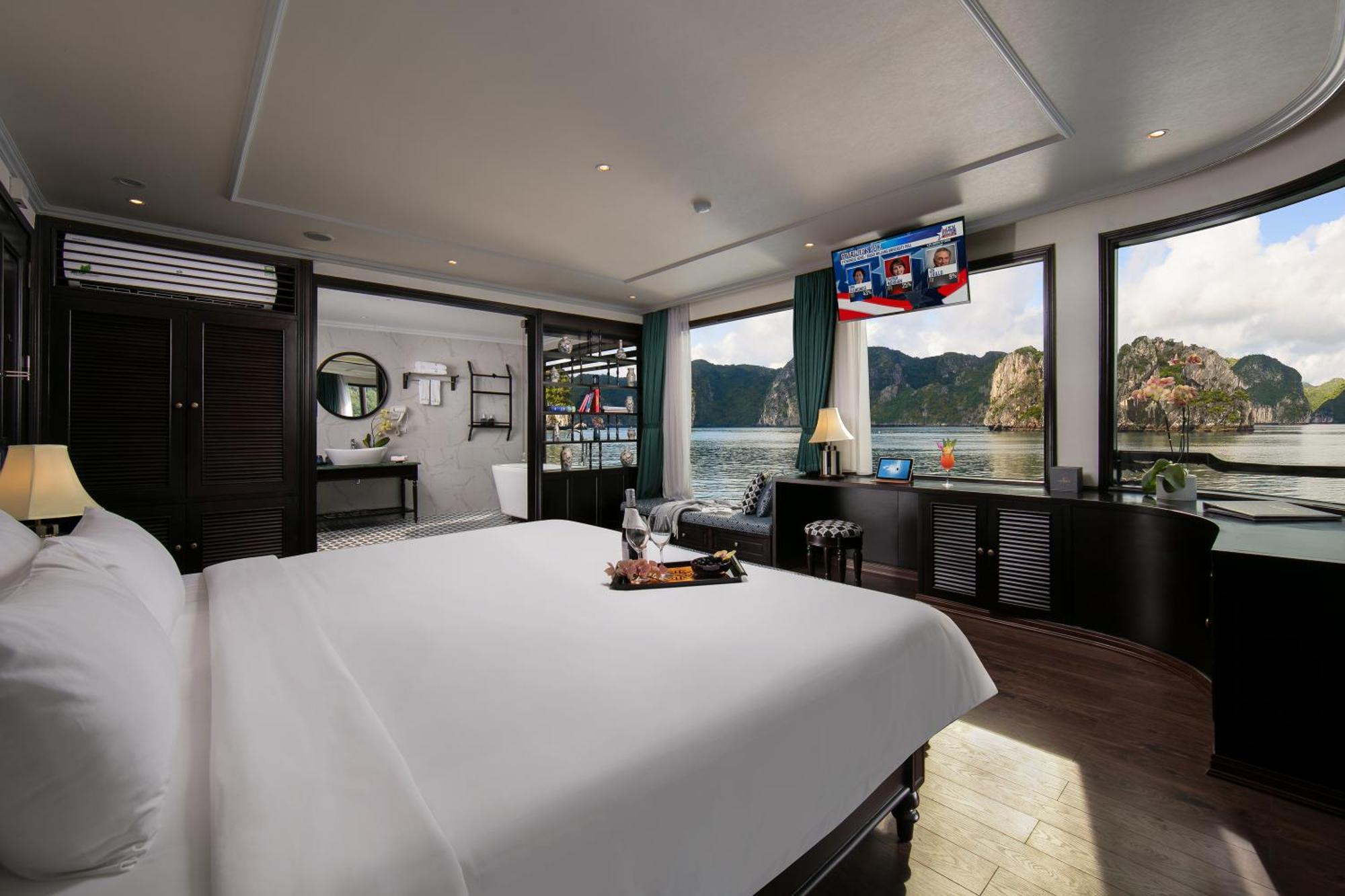 Hotel Genesis Luxury Regal Cruises Ha Long Exterior foto