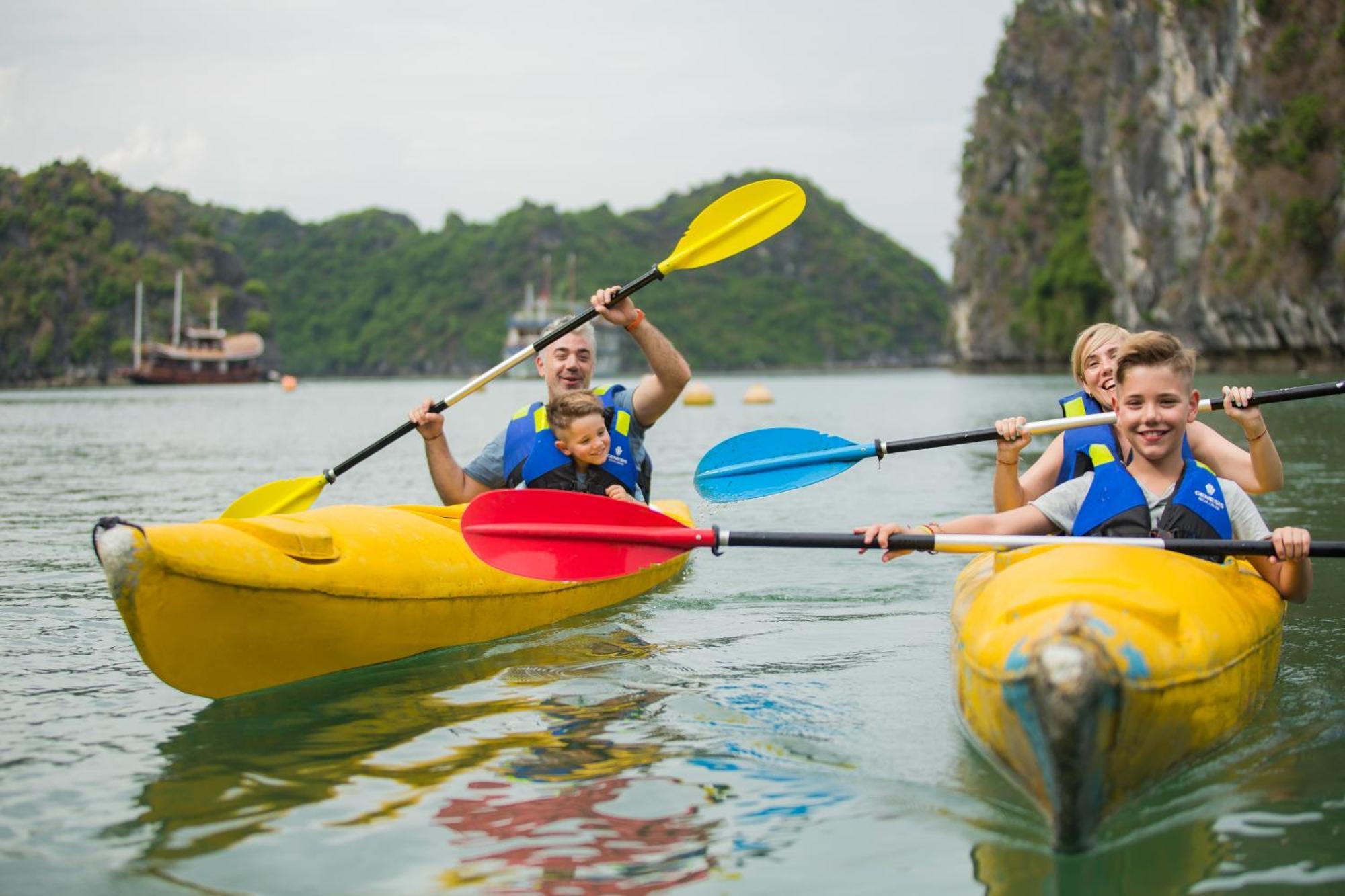 Hotel Genesis Luxury Regal Cruises Ha Long Exterior foto