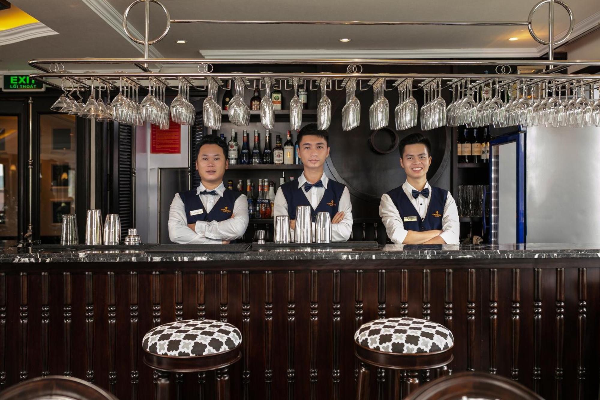 Hotel Genesis Luxury Regal Cruises Ha Long Exterior foto